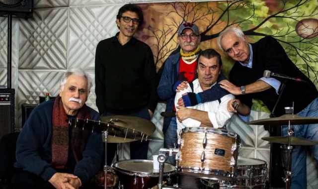 I "Flowers", quella band di 70enni che suona a Bari dal 1966: «Il rock ci rende giovani»